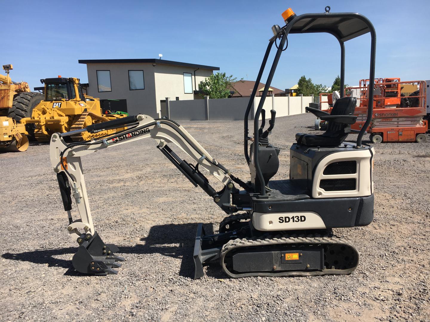 ./imagenes/INVOICE/2019/16887/MINI EXCAVADORA SHANDING SD13D (29).JPG